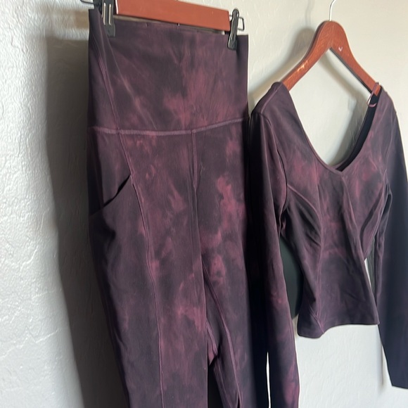 This is a LuLuLemon matching set -  Size 6 -deep purple and black.  NEVER WORN - Picture 2 of 4